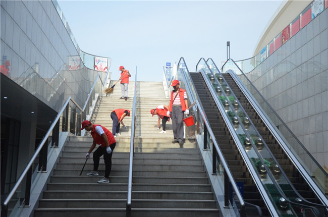 城投集團(tuán)開(kāi)展“創(chuàng)衛(wèi)迎暗訪、全城大掃除”主題志愿活動(dòng)