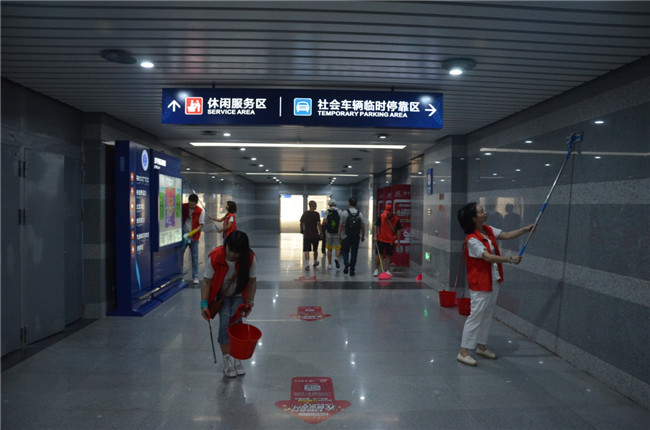 城投集團(tuán)開(kāi)展“創(chuàng)衛(wèi)迎暗訪、全城大掃除”主題志愿活動(dòng)