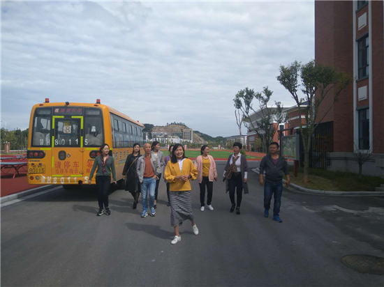 城開投公司開展十月“主題黨日”活動(dòng)——豐富黨課內(nèi)容，激發(fā)黨員動(dòng)力