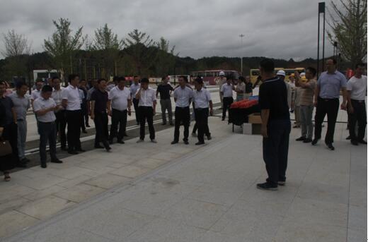 喜迎十九大，身邊看變化——我市干部賢內(nèi)助、鄉(xiāng)鎮(zhèn)街道負(fù)責(zé)人參觀高鐵商務(wù)區(qū)