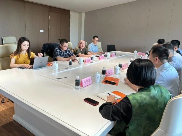 CFAC美院基地 清華大學(xué)美術(shù)學(xué)院與省數(shù)文集團(tuán)、市城投集團(tuán)強(qiáng)強(qiáng)聯(lián)手共繪文化創(chuàng)新新篇章